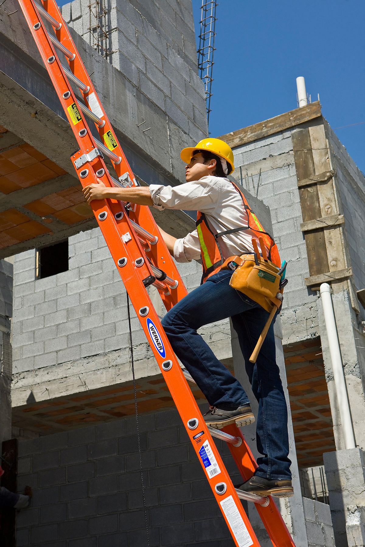 Werner 40ft Type IA Fiberglass D-Rung Extension Ladder - D6240-2 - Image 4